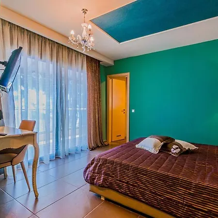 מלון Tridente Mare *